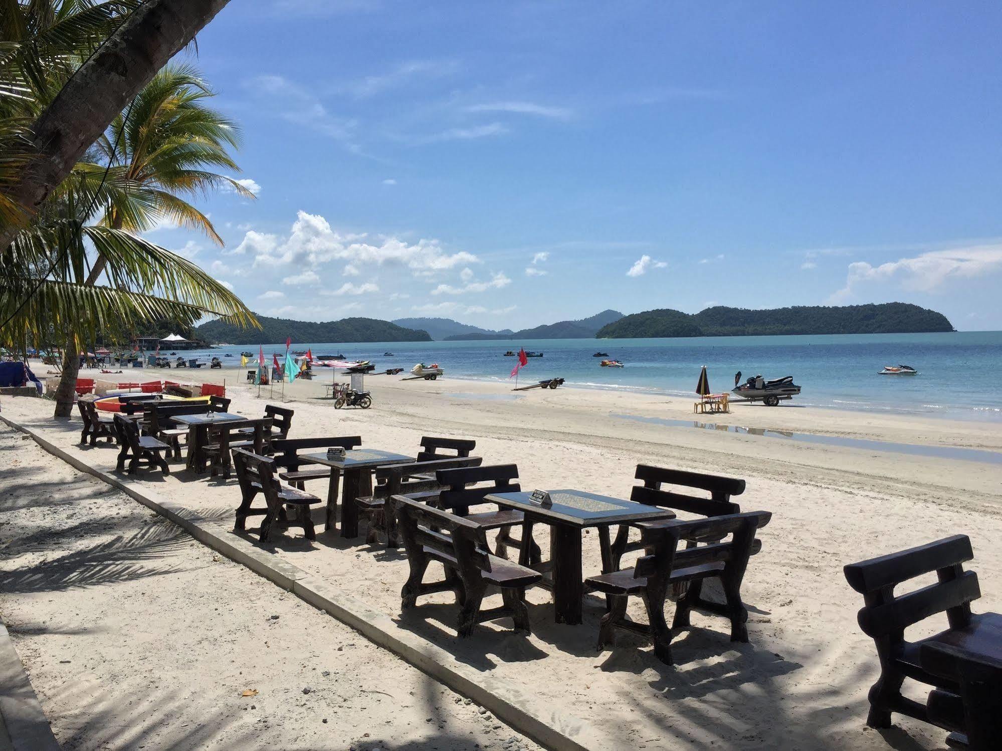Sandy Beach Resort By Casa Loma Pantai Cenang  Dış mekan fotoğraf